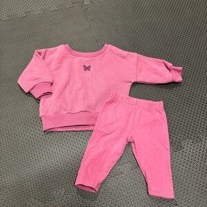 4/20$ Baby Pink Sweatshirt and Pants Set size 0-3 months